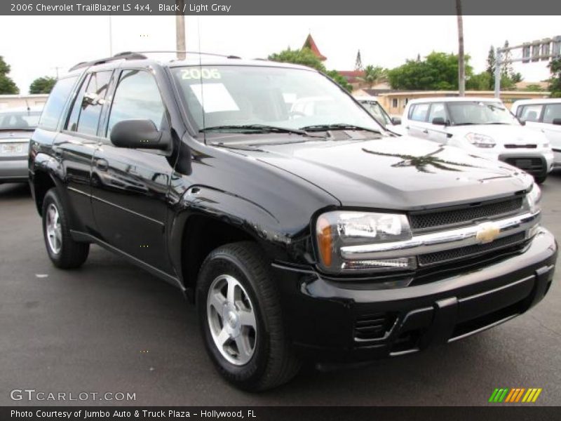 Black / Light Gray 2006 Chevrolet TrailBlazer LS 4x4