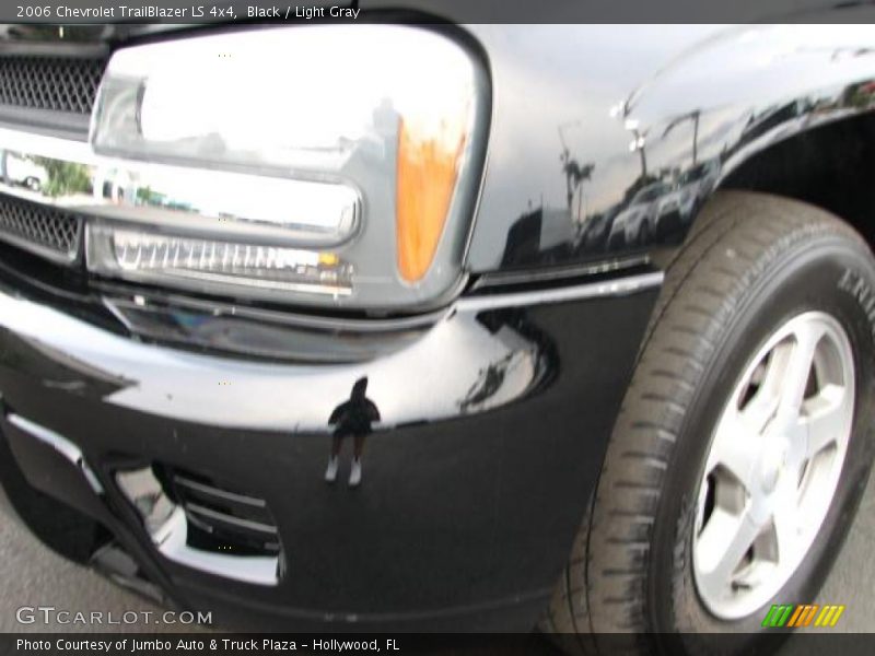 Black / Light Gray 2006 Chevrolet TrailBlazer LS 4x4