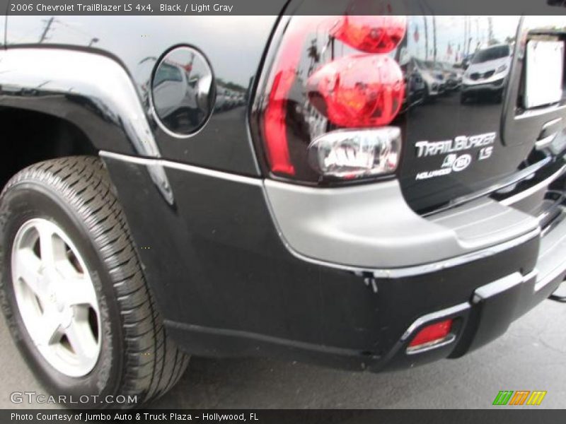 Black / Light Gray 2006 Chevrolet TrailBlazer LS 4x4