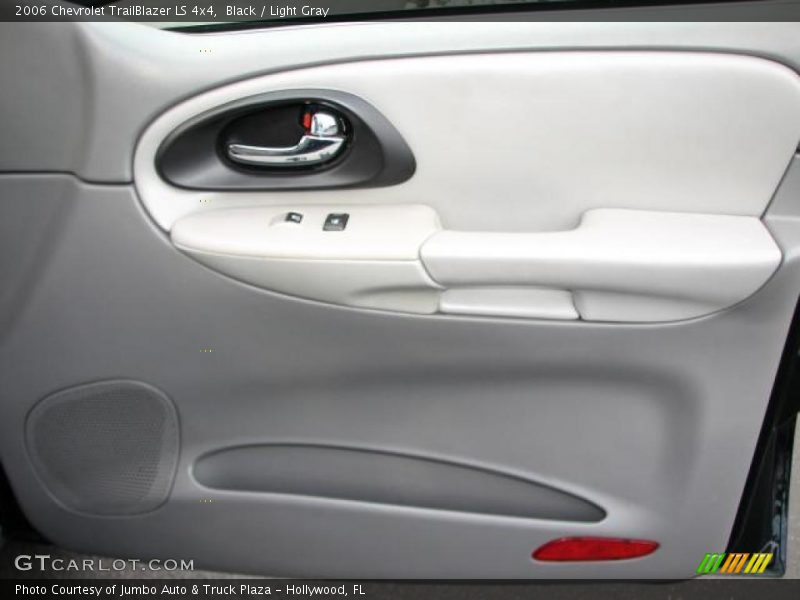 Black / Light Gray 2006 Chevrolet TrailBlazer LS 4x4
