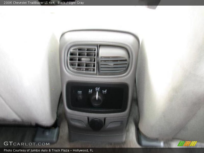 Black / Light Gray 2006 Chevrolet TrailBlazer LS 4x4