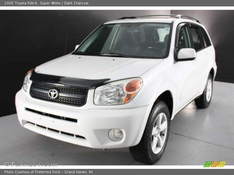 Super White / Dark Charcoal 2005 Toyota RAV4