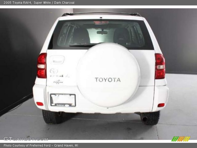 Super White / Dark Charcoal 2005 Toyota RAV4