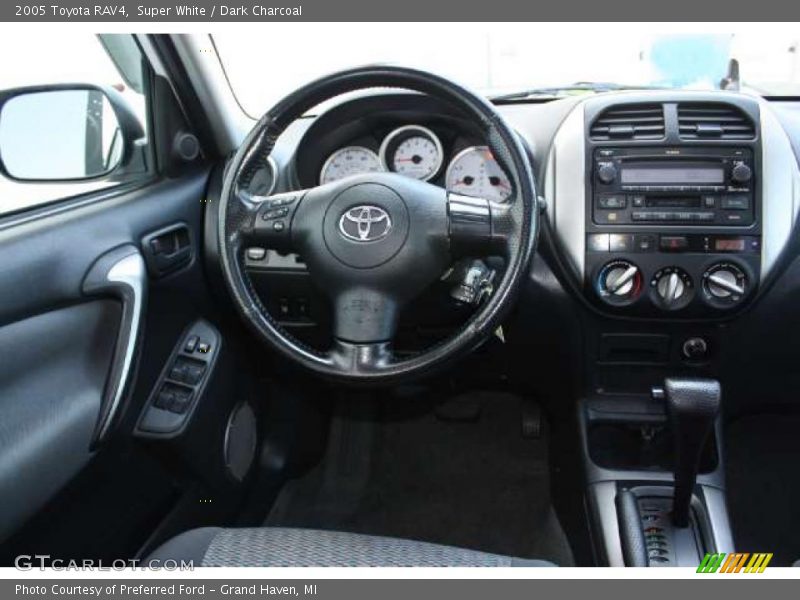 Super White / Dark Charcoal 2005 Toyota RAV4
