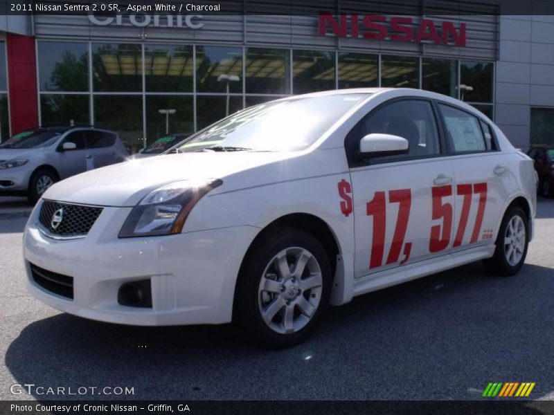 Aspen White / Charcoal 2011 Nissan Sentra 2.0 SR