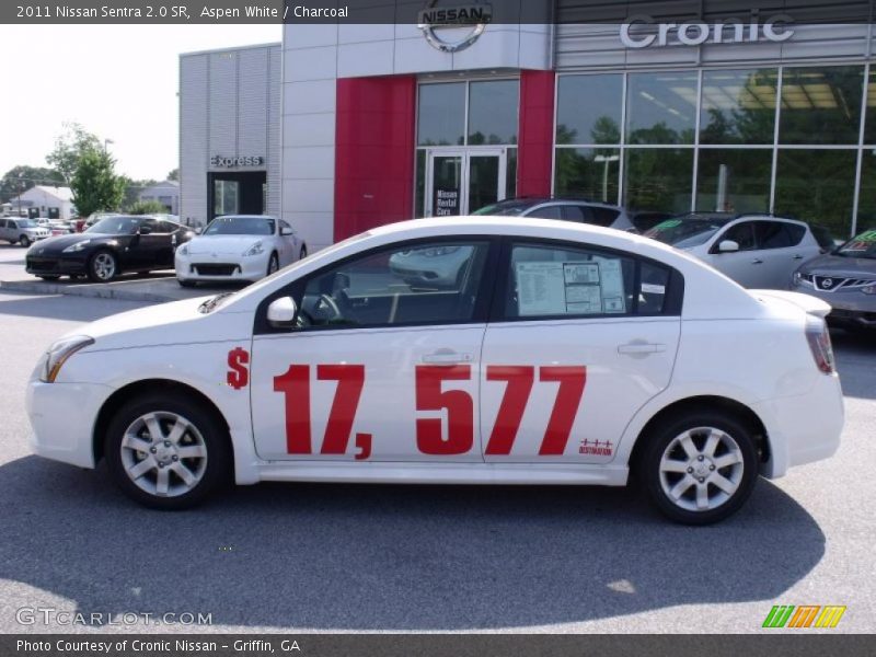 Aspen White / Charcoal 2011 Nissan Sentra 2.0 SR