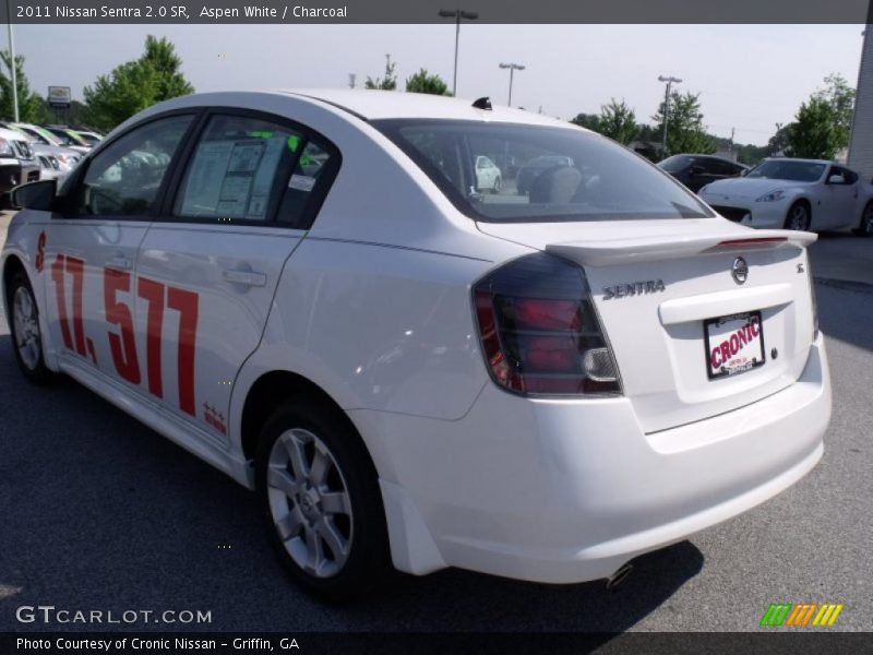 Aspen White / Charcoal 2011 Nissan Sentra 2.0 SR