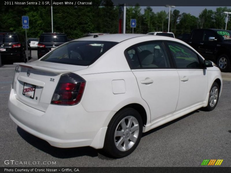 Aspen White / Charcoal 2011 Nissan Sentra 2.0 SR