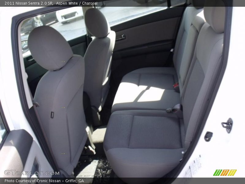 Aspen White / Charcoal 2011 Nissan Sentra 2.0 SR