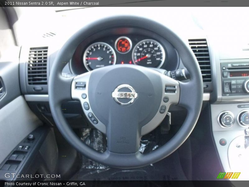 Aspen White / Charcoal 2011 Nissan Sentra 2.0 SR