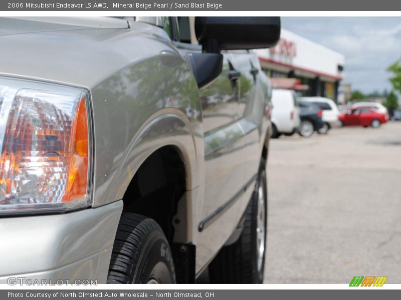 Mineral Beige Pearl / Sand Blast Beige 2006 Mitsubishi Endeavor LS AWD