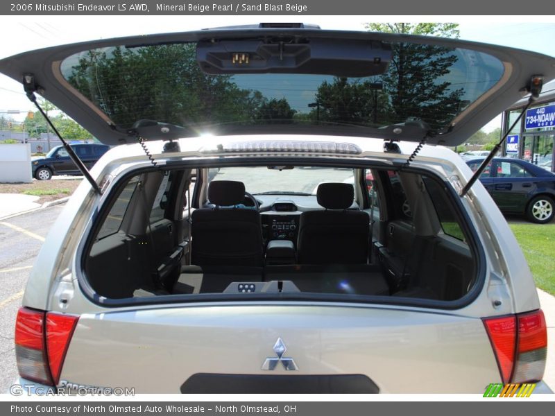 Mineral Beige Pearl / Sand Blast Beige 2006 Mitsubishi Endeavor LS AWD