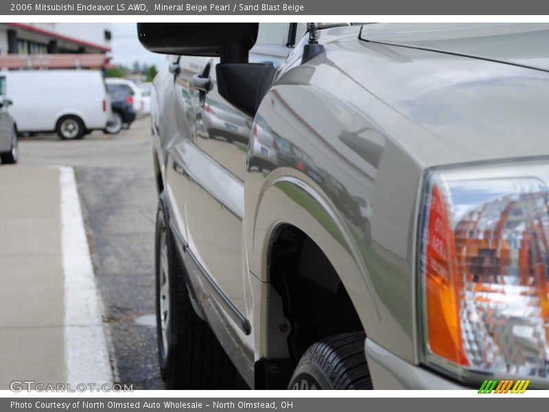 Mineral Beige Pearl / Sand Blast Beige 2006 Mitsubishi Endeavor LS AWD