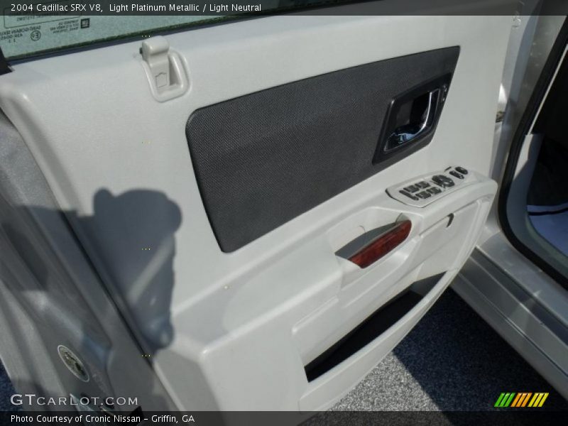 Light Platinum Metallic / Light Neutral 2004 Cadillac SRX V8