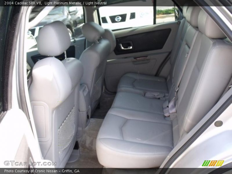 Light Platinum Metallic / Light Neutral 2004 Cadillac SRX V8