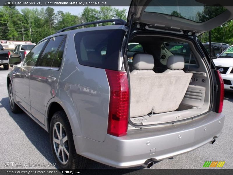 Light Platinum Metallic / Light Neutral 2004 Cadillac SRX V8