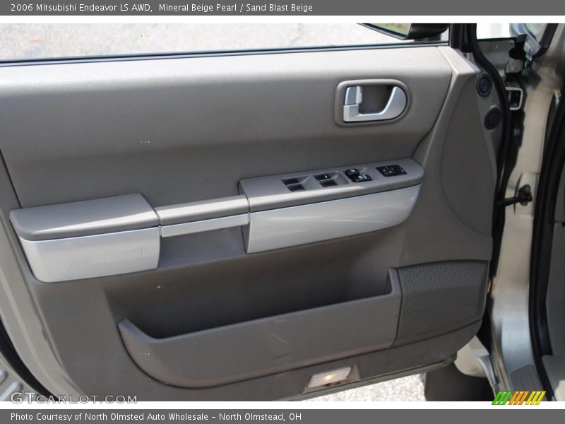 Door Panel of 2006 Endeavor LS AWD