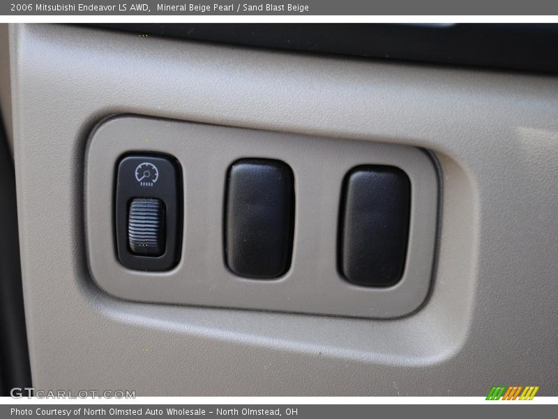 Mineral Beige Pearl / Sand Blast Beige 2006 Mitsubishi Endeavor LS AWD