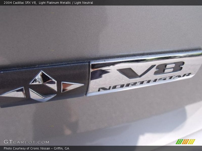 Light Platinum Metallic / Light Neutral 2004 Cadillac SRX V8