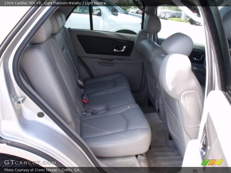 Light Platinum Metallic / Light Neutral 2004 Cadillac SRX V8