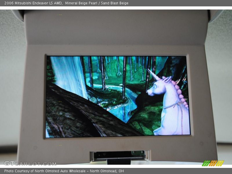 Mineral Beige Pearl / Sand Blast Beige 2006 Mitsubishi Endeavor LS AWD