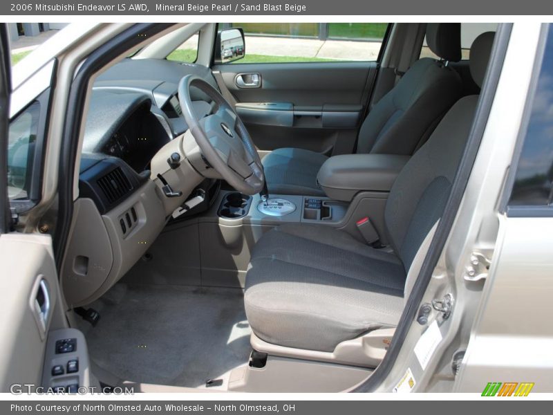 Mineral Beige Pearl / Sand Blast Beige 2006 Mitsubishi Endeavor LS AWD
