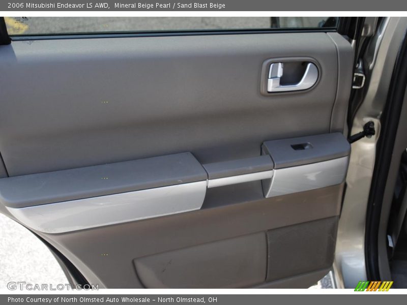 Mineral Beige Pearl / Sand Blast Beige 2006 Mitsubishi Endeavor LS AWD