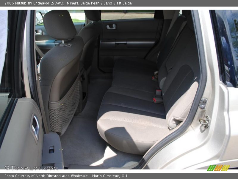 Mineral Beige Pearl / Sand Blast Beige 2006 Mitsubishi Endeavor LS AWD