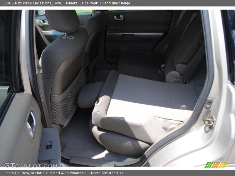Mineral Beige Pearl / Sand Blast Beige 2006 Mitsubishi Endeavor LS AWD