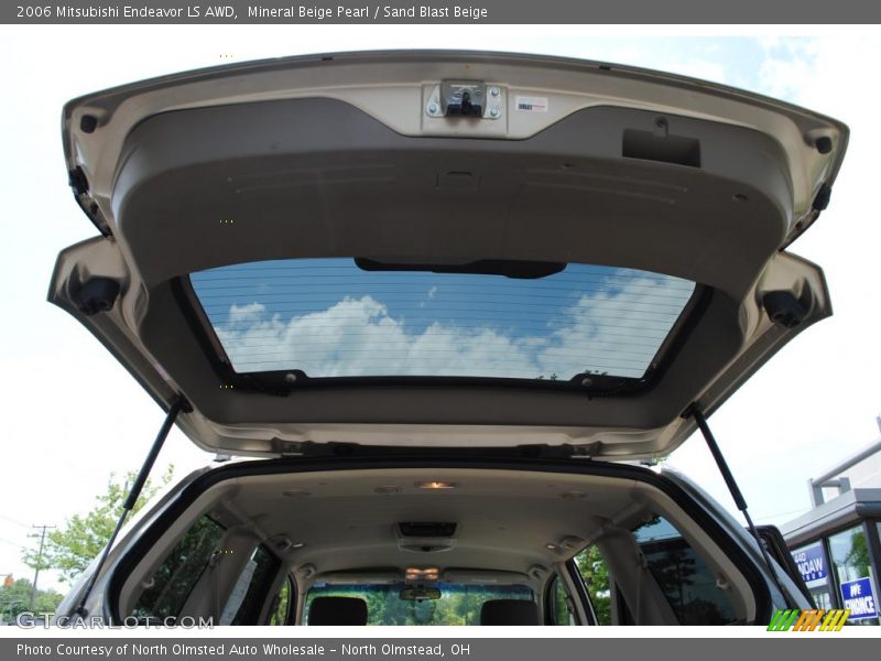 Mineral Beige Pearl / Sand Blast Beige 2006 Mitsubishi Endeavor LS AWD