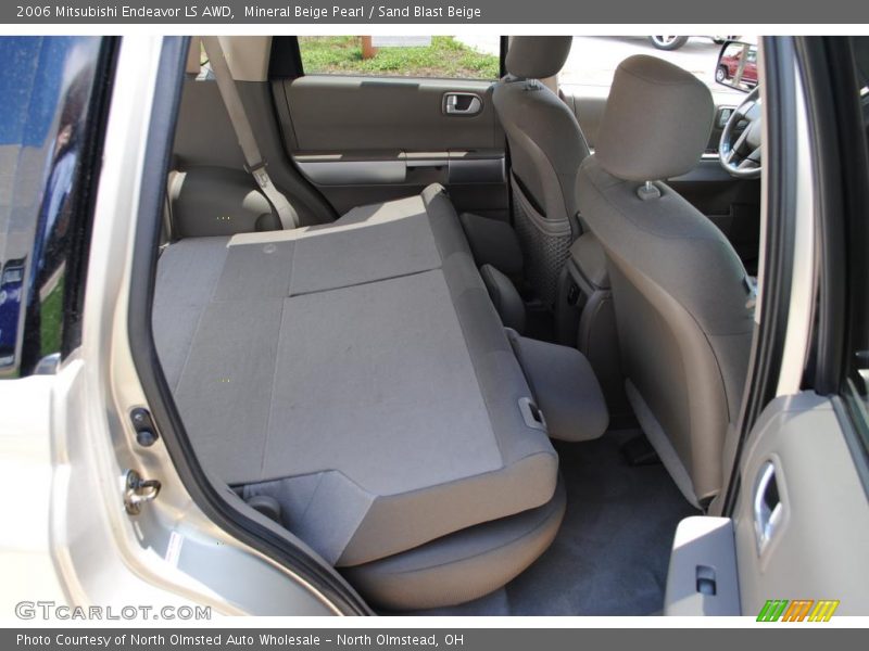 Mineral Beige Pearl / Sand Blast Beige 2006 Mitsubishi Endeavor LS AWD
