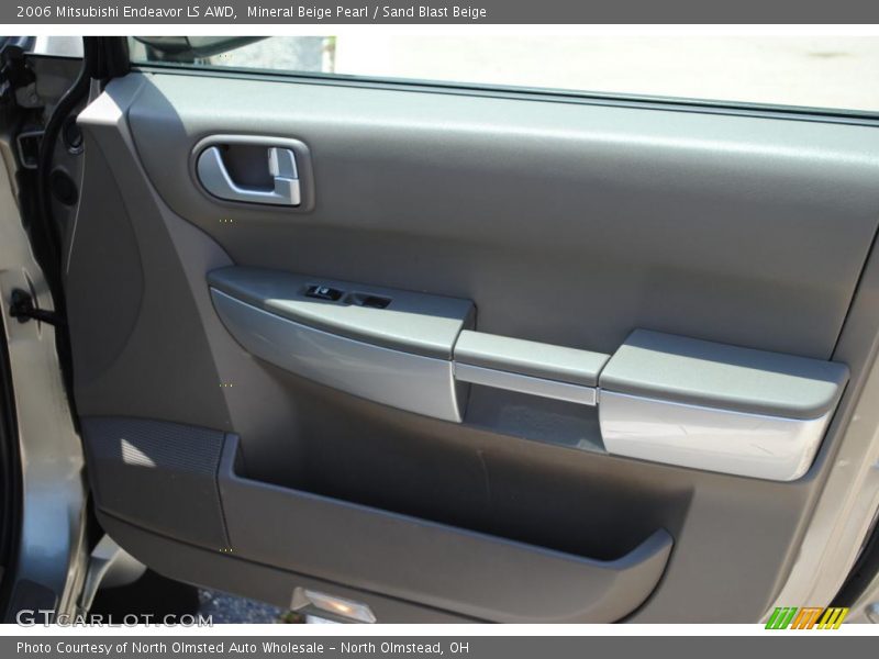 Mineral Beige Pearl / Sand Blast Beige 2006 Mitsubishi Endeavor LS AWD
