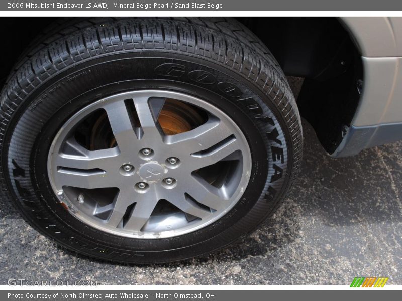 Mineral Beige Pearl / Sand Blast Beige 2006 Mitsubishi Endeavor LS AWD