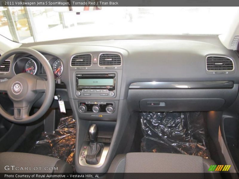 Tornado Red / Titan Black 2011 Volkswagen Jetta S SportWagen