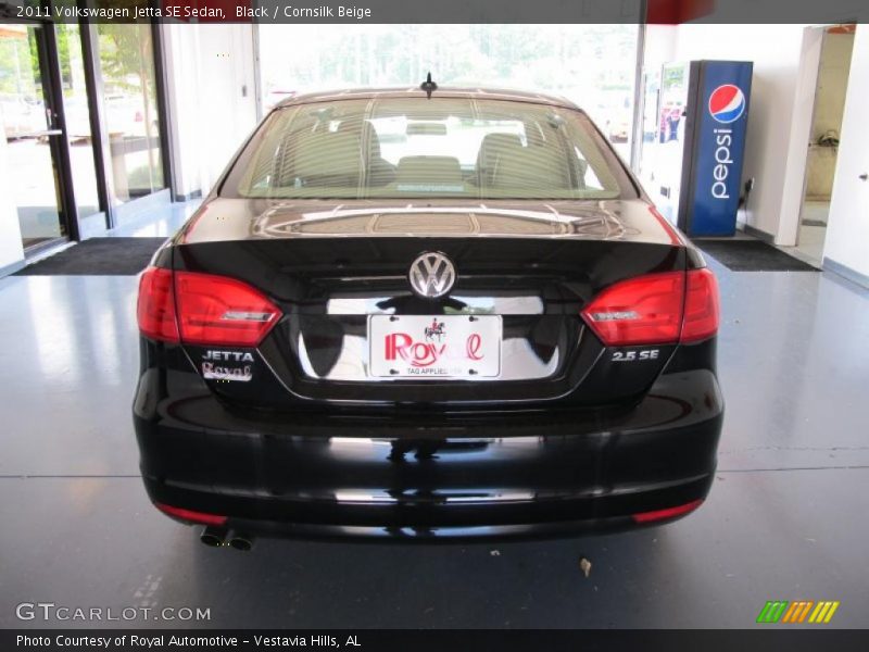 Black / Cornsilk Beige 2011 Volkswagen Jetta SE Sedan