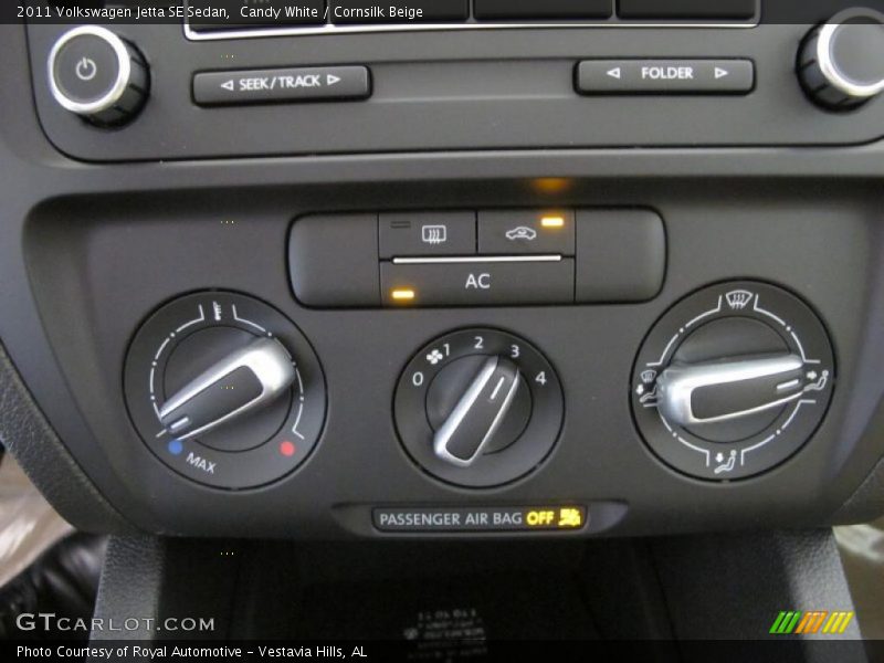 Controls of 2011 Jetta SE Sedan