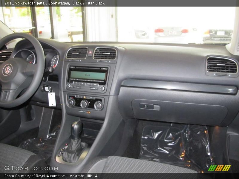 Black / Titan Black 2011 Volkswagen Jetta S SportWagen
