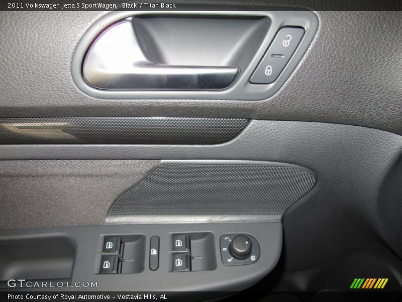 Black / Titan Black 2011 Volkswagen Jetta S SportWagen