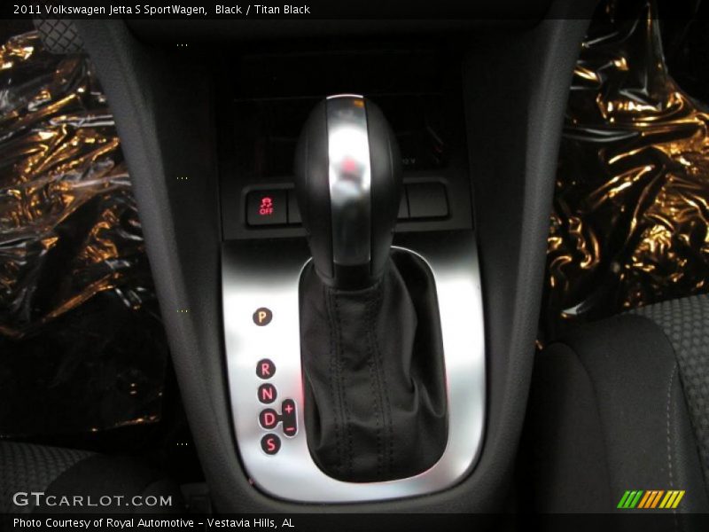 Black / Titan Black 2011 Volkswagen Jetta S SportWagen