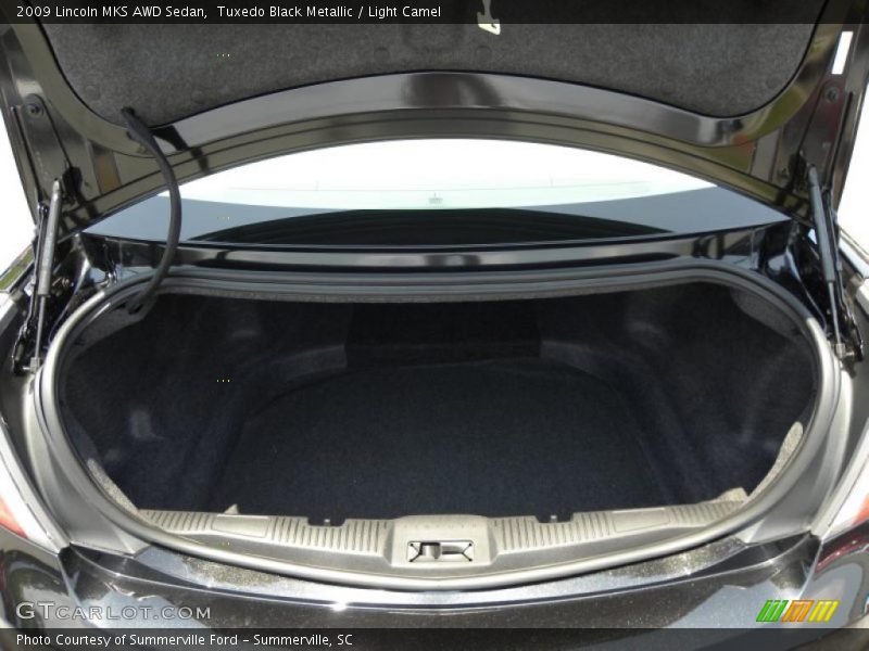 Tuxedo Black Metallic / Light Camel 2009 Lincoln MKS AWD Sedan