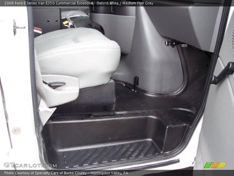 Oxford White / Medium Flint Grey 2006 Ford E Series Van E350 Commercial Extended