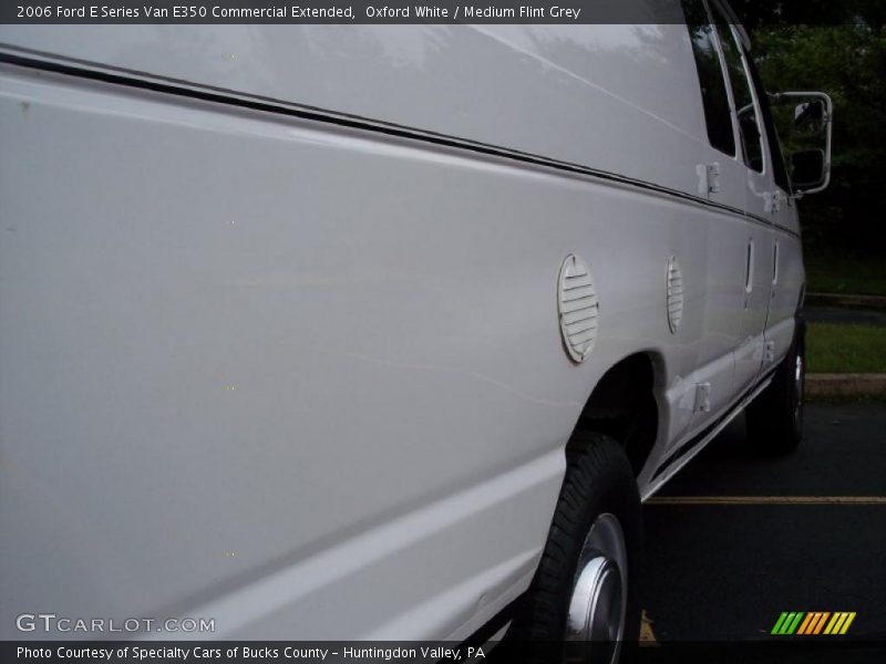 Oxford White / Medium Flint Grey 2006 Ford E Series Van E350 Commercial Extended