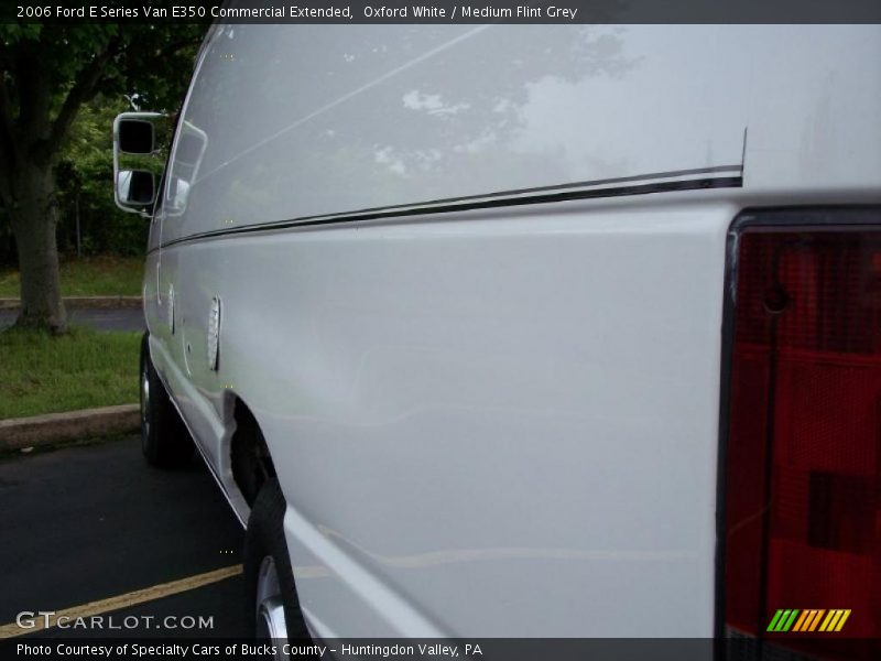 Oxford White / Medium Flint Grey 2006 Ford E Series Van E350 Commercial Extended