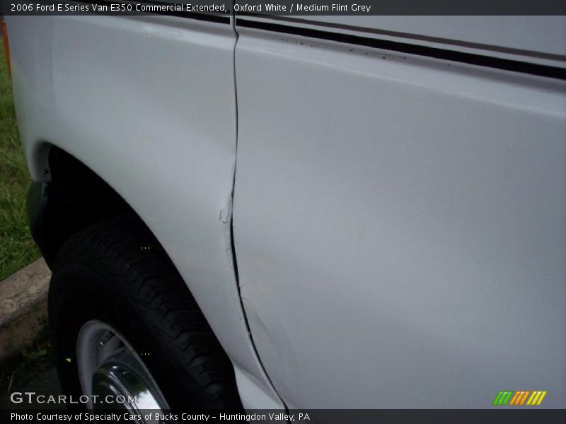Oxford White / Medium Flint Grey 2006 Ford E Series Van E350 Commercial Extended