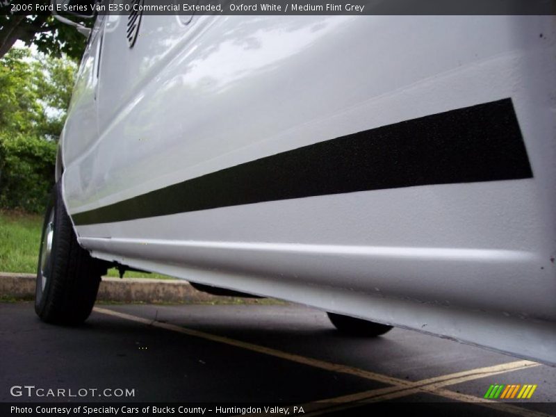 Oxford White / Medium Flint Grey 2006 Ford E Series Van E350 Commercial Extended