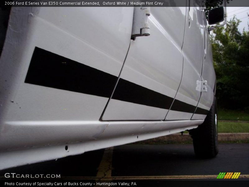 Oxford White / Medium Flint Grey 2006 Ford E Series Van E350 Commercial Extended