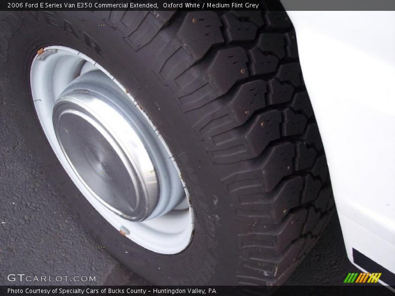 Oxford White / Medium Flint Grey 2006 Ford E Series Van E350 Commercial Extended