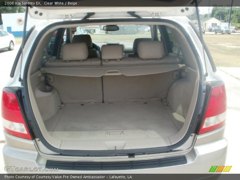 Clear White / Beige 2006 Kia Sorento EX