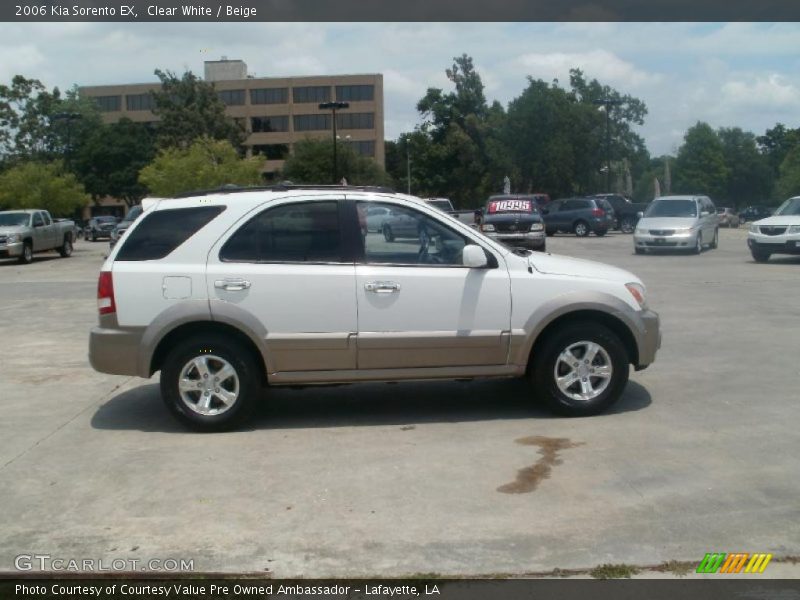 Clear White / Beige 2006 Kia Sorento EX