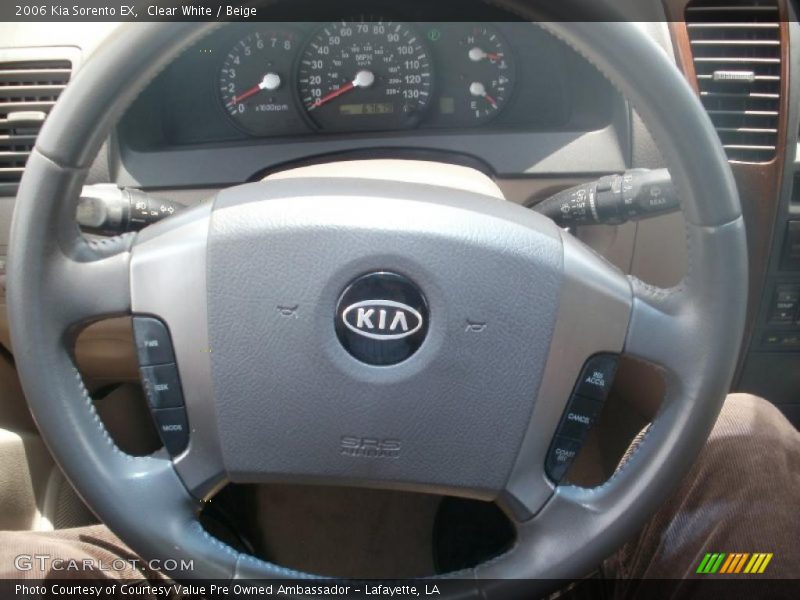 Clear White / Beige 2006 Kia Sorento EX